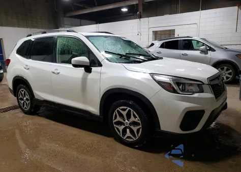 2019 Subaru Forester Premium z USA, uszkodzony, nr VIN JF2SKAEC8KH451565